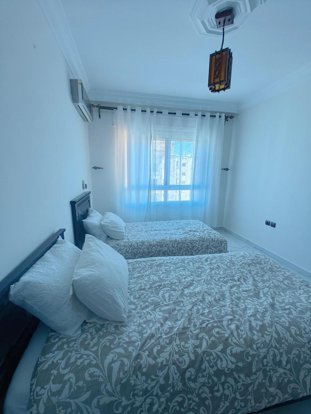 Spacious - Sea View Apartment