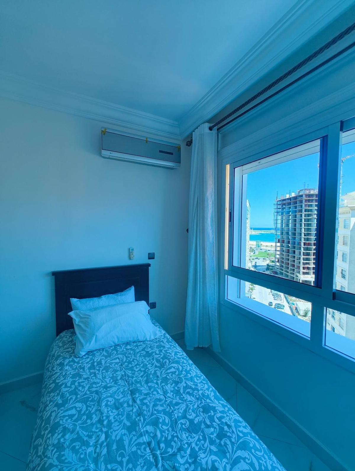 Spacious - Sea View Apartment *